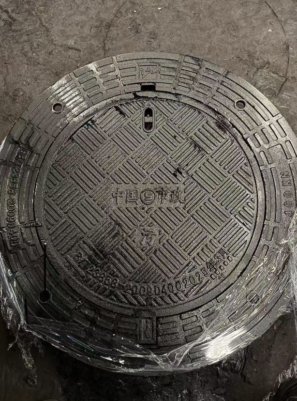 建水球墨铸铁防沉降井盖展示